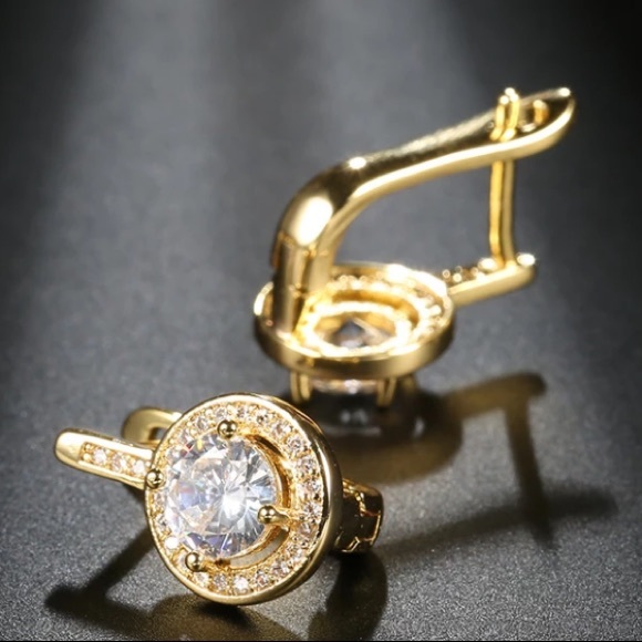 Round yellow gold plated stud earrings - Picture 2 of 4